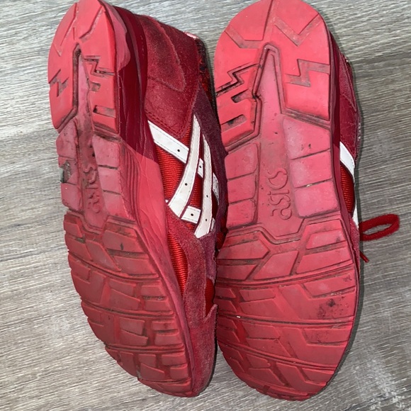 Red ASICS - Picture 3 of 5